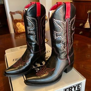 FRYE Daisy Duke cowboy boots 8